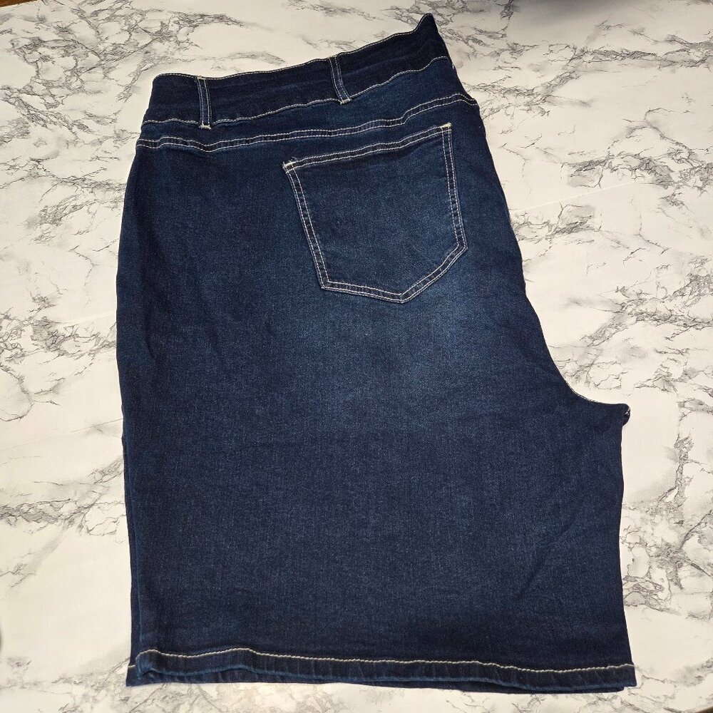 Bloomchic Size 28 Indigo Blue Faded Summer Casual Jean Shorts NWT